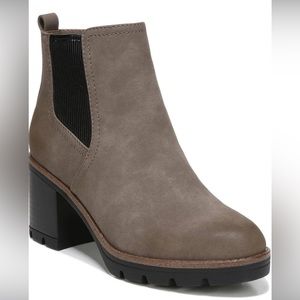 Naturalizer ankle bootie
